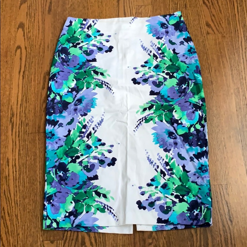 NY&Co 7th Avenue size 6 pencil skirt floral
